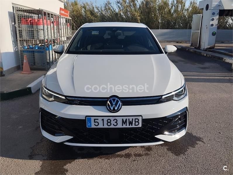 Usado VW Golf VIII R-line 150 CV (110 kW) 2024 Blanco Berlina