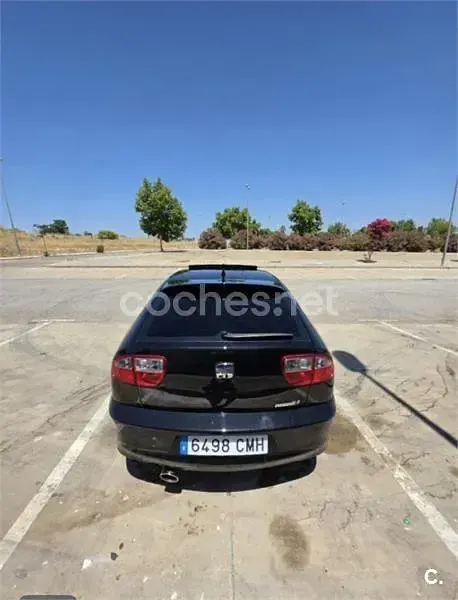 Usado Seat Leon Sport 150 CV (110 kW) 2003 Negro Utilitario