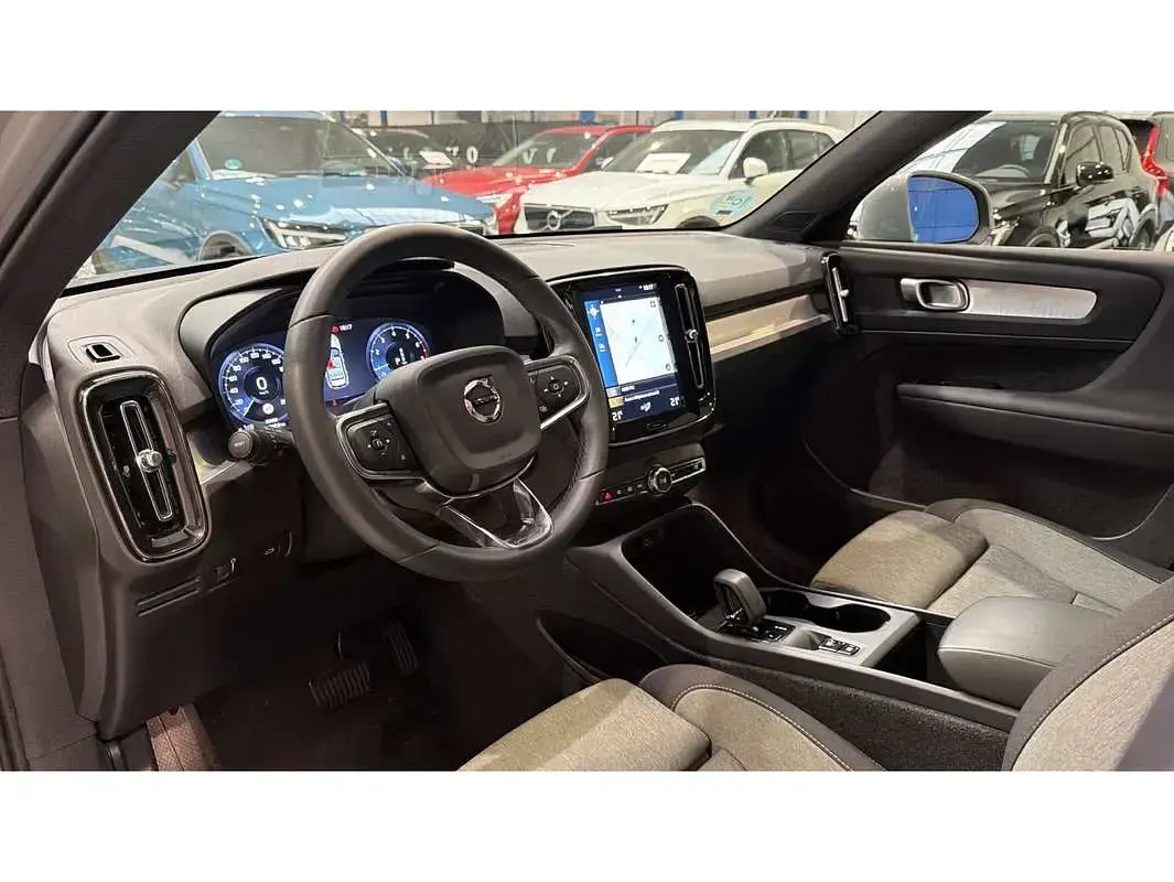 Usado Volvo XC40 Core 129 CV (94 kW) 2024 Gris SUV