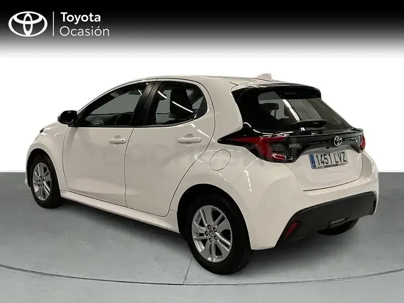 Usado Toyota Yaris 125 CV (91 kW) 2022 Blanco Utilitario