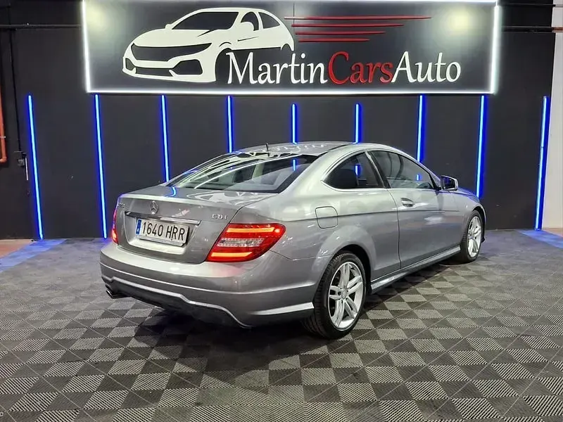 Usado Mercedes C220 AMG 170 CV (125 kW) 2013 Gris / plata Coupe