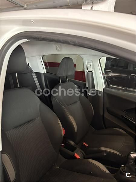 Blanco Usado 2016 Peugeot 208 Allure Utilitario | 5500 € (Buen precio) - Imagen 1/4