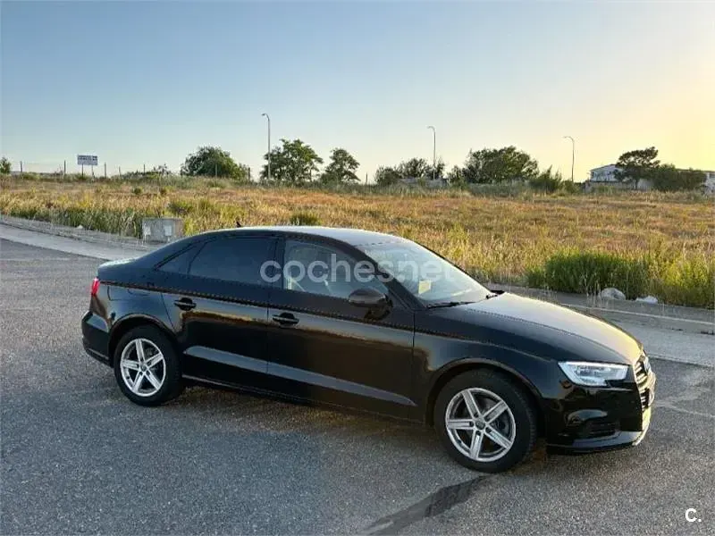 Usado Audi A3 116 CV (85 kW) 2020 Negro Berlina
