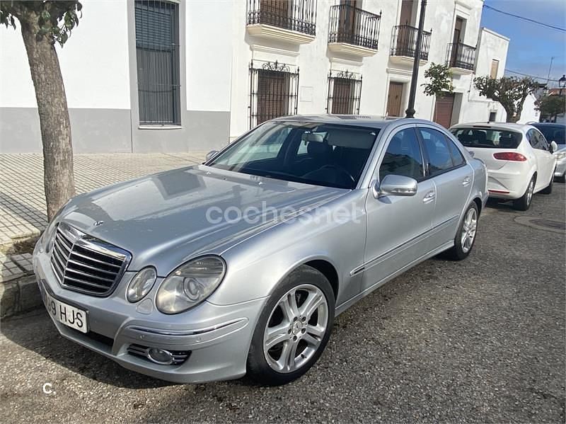 Usado Mercedes E280 Classic 190 CV (139 kW) 2008 Gris / plata Berlina