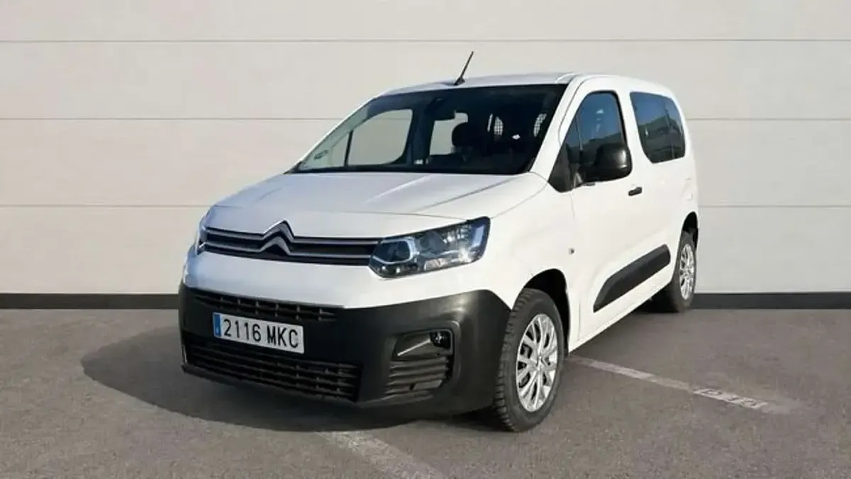 Usado Citroën Berlingo Live 102 CV (75 kW) 2023 Blanco Monovolumen