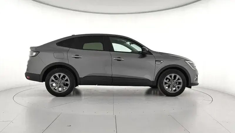 Usado Renault Arkana Evolution 140 CV (102 kW) 2025 Gris SUV