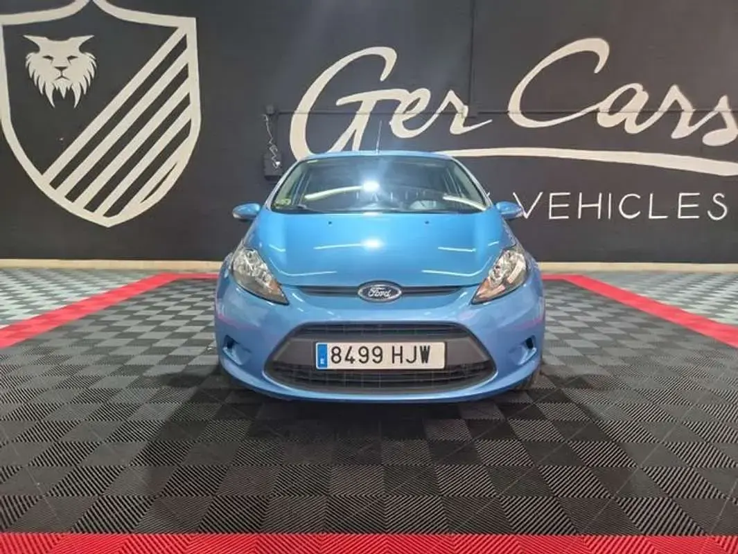 Usado Ford Fiesta Trend 69 CV (50 kW) 2012 Azul Utilitario