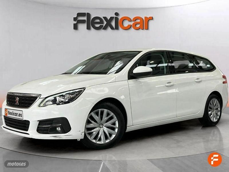 Usado Peugeot 308 SW Active 130 CV (95 kW) 2020 Blanco Familiar