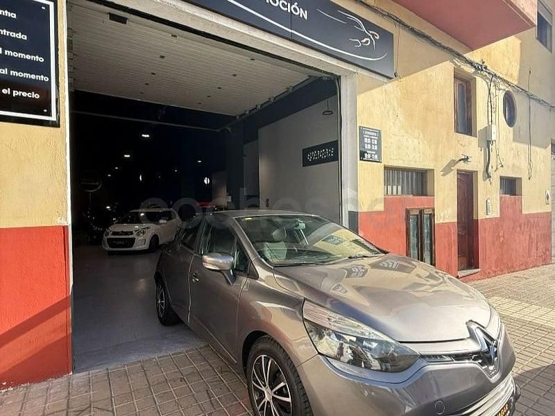 Usado Renault Clio IV Business 75 CV (55 kW) 2015 Gris / plata Berlina
