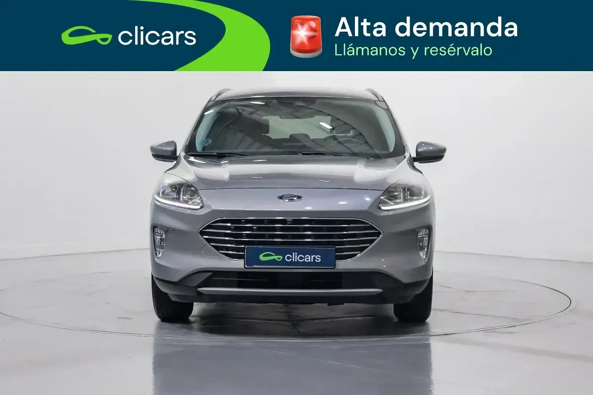 Usado Ford Kuga Titanium 150 CV (110 kW) 2022 Gris / plata SUV