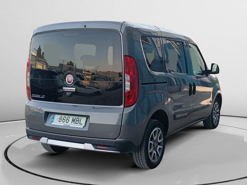 Usado Fiat Doblò Trekking 120 CV (88 kW) 2022 Monovolumen