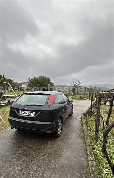 Usado Ford Focus Trend 115 CV (84 kW) 2004 Negro Berlina