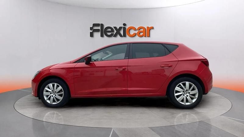 Usado Seat Leon Reference 110 CV (80 kW) 2016 Rojo Berlina