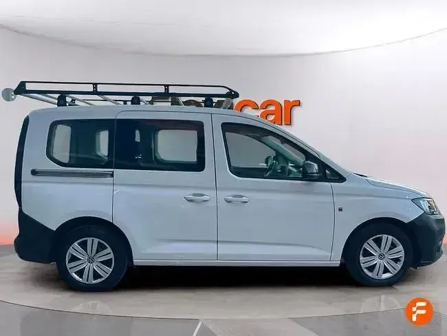 Usado VW Caddy 122 CV (89 kW) 2021 Blanco Monovolumen