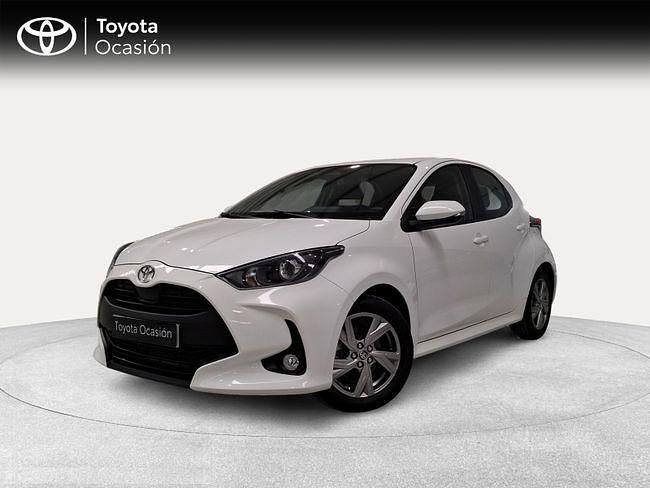 Usado Toyota Yaris Hybrid Active 116 CV (85 kW) 2025 Blanco Berlina