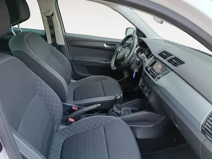 Usado Skoda Fabia Ambition 95 CV (69 kW) 2021 Blanco Utilitario