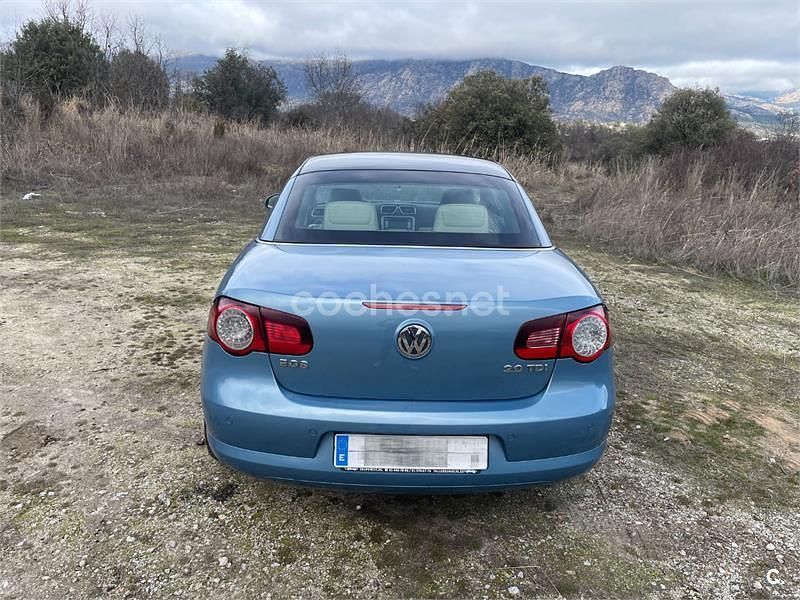 Usado VW Eos 140 CV (102 kW) 2008 Azul Descapotable