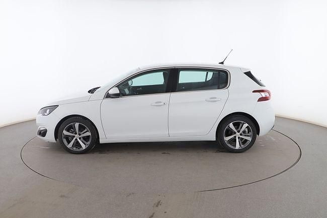 Usado Peugeot 308 Allure 120 CV (88 kW) 2017 Blanco Utilitario