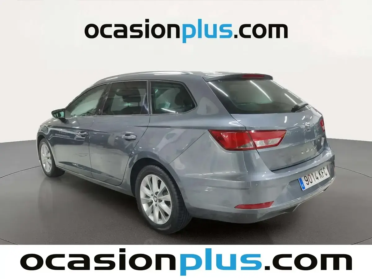 Usado Seat Leon Style Plus 115 CV (84 kW) 2017 Gris Familiar