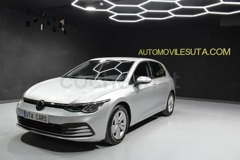 Usado VW Golf VIII Life 150 CV (110 kW) 2022 Gris / plata Berlina