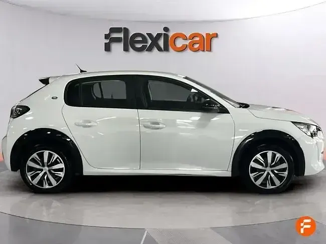 Usado Peugeot e-208 Active 100 kW (136 CV) 2023 Blanco Utilitario
