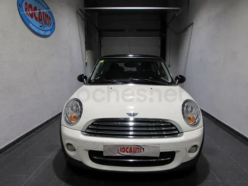 Usado Mini Cooper D 112 CV (82 kW) 2011 Amarillo Utilitario
