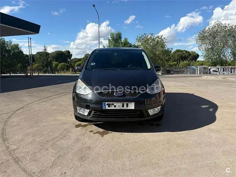 Usado Ford Galaxy Ghia 140 CV (102 kW) 2007 Negro Monovolumen