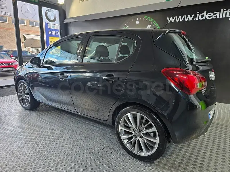 Usado Opel Corsa Selective 95 CV (69 kW) 2015 Negro Berlina