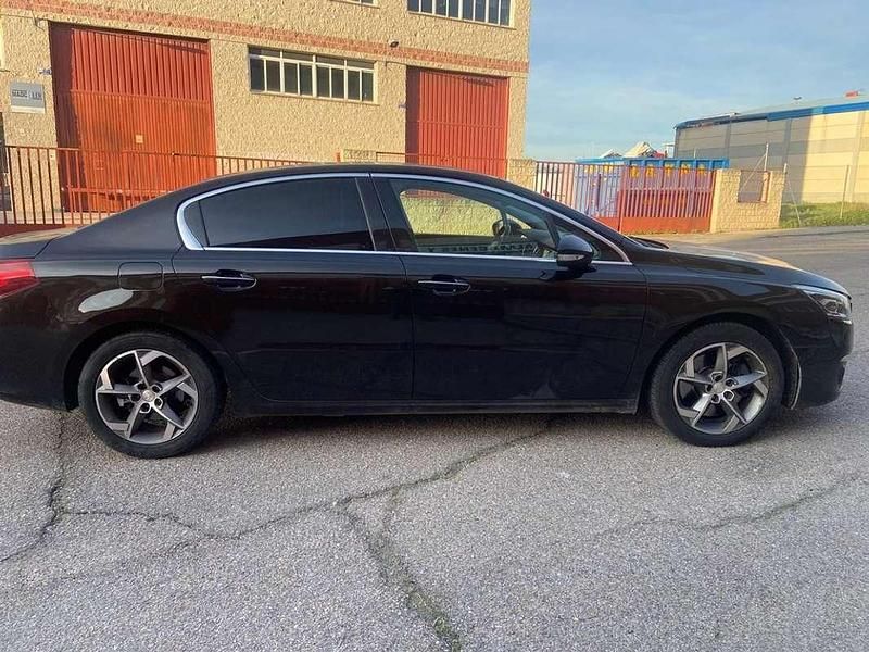Usado Peugeot 508 Allure 181 CV (133 kW) 2015 Negro Berlina