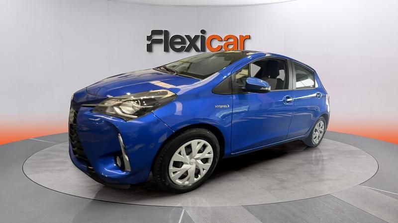 Käytetty Toyota Yaris Hybrid Business Edition 116 HP (85 kW) 2020 Sininen Sedan