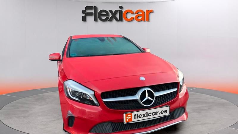 Usado Mercedes A200 Style 136 CV (100 kW) 2016 Rojo Utilitario