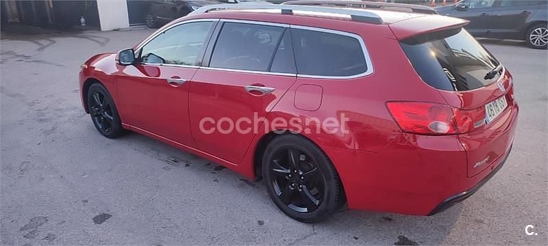 Usado Honda Accord Executive 150 CV (110 kW) 2010 Rojo Familiar