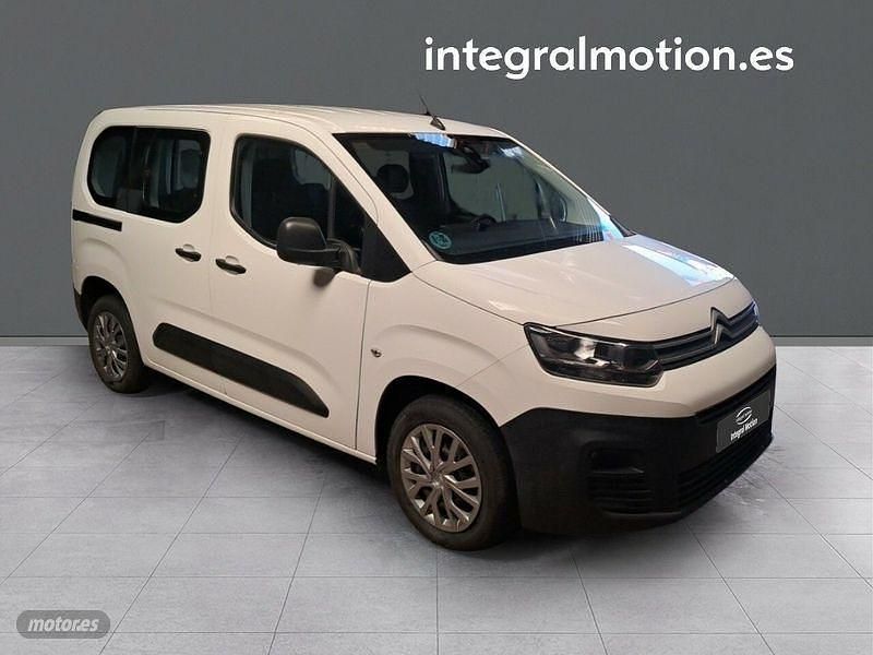 Usado Citroën Berlingo Live 102 CV (75 kW) 2021 Blanco Monovolumen