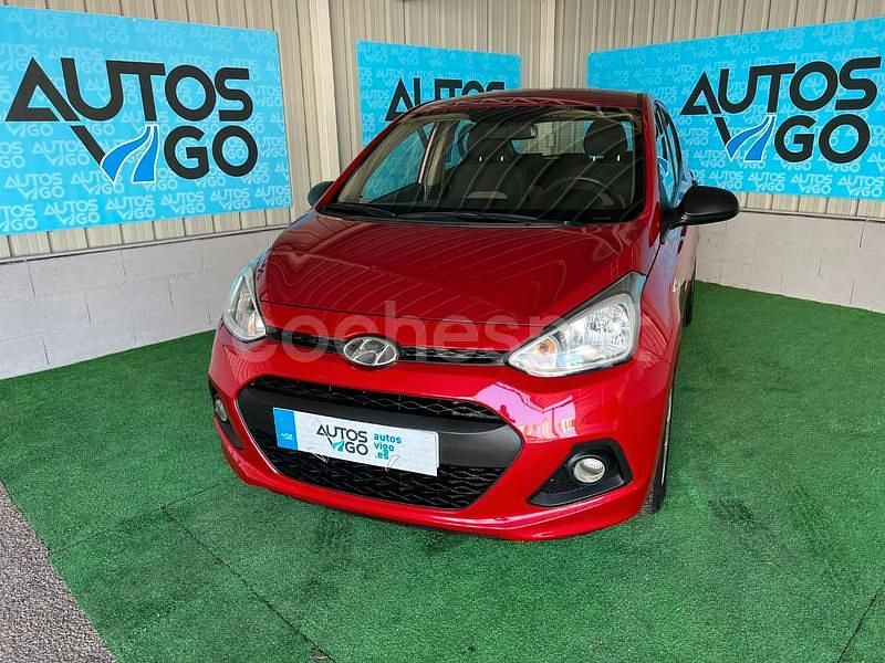 Usado Hyundai i10 66 CV (48 kW) 2015 Granate Utilitario