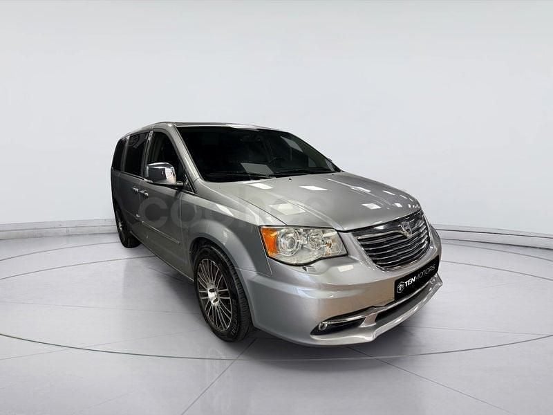 Usado Lancia Voyager 177 CV (130 kW) 2014 Gris / plata Monovolumen