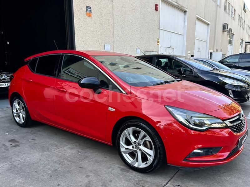 Rojo Usado 2017 Opel Astra Excellence Berlina | 9600 € (Buen precio) - Imagen 1/4