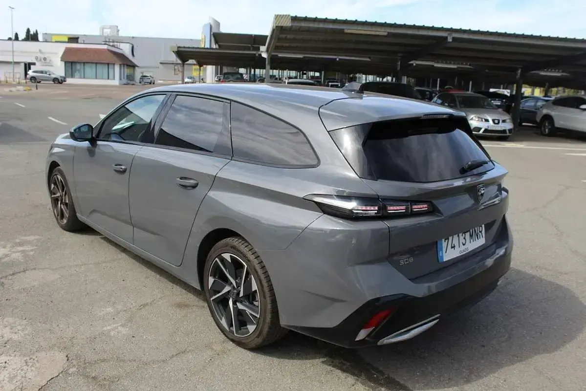 Usado Peugeot 308 SW Allure 131 CV (96 kW) 2024 Familiar