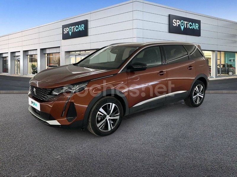 Marrón Usado 2023 Peugeot 5008 Allure Monovolumen | 22.990 € (Buen precio) - Imagen 1/4