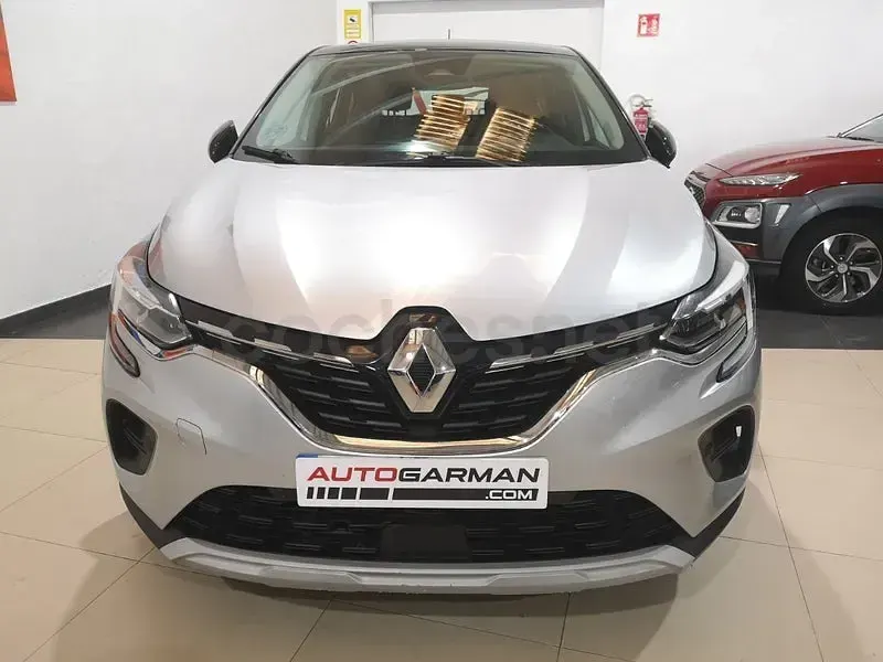 Usado Renault Captur Intens 90 CV (66 kW) 2021 Gris / plata SUV