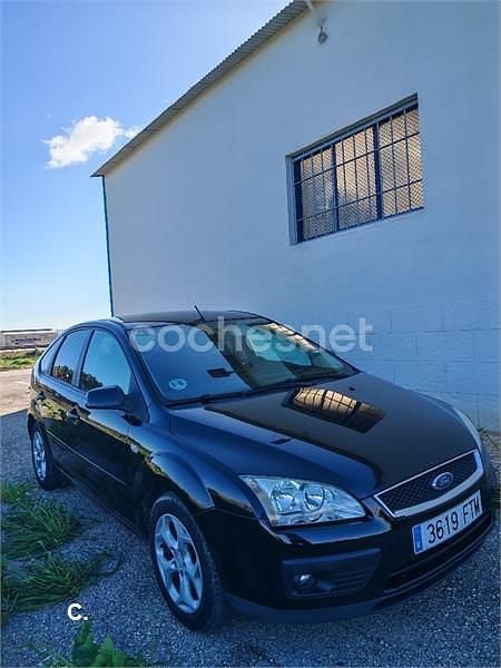 Negro Usado 2007 Ford Focus Trend Berlina | 4000 € (Precio justo) - Imagen 1/4