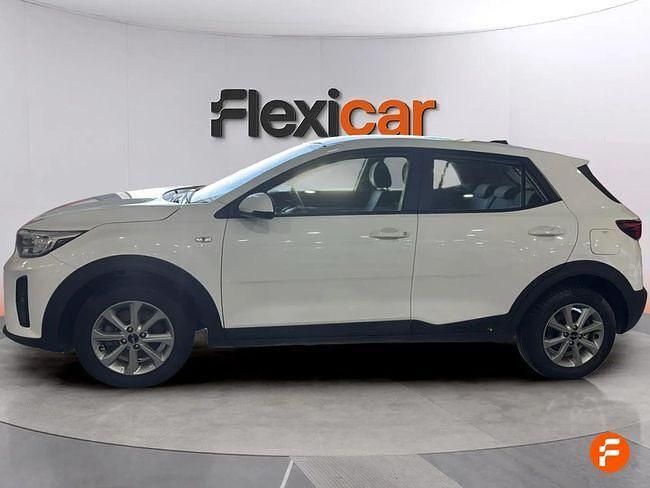Usado Kia Stonic 84 HP (61 kW) 2022 Branco SUV