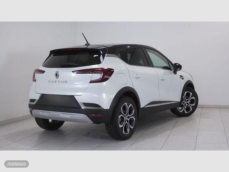 Usado Renault Captur Zen 140 CV (102 kW) 2022 Blanco SUV