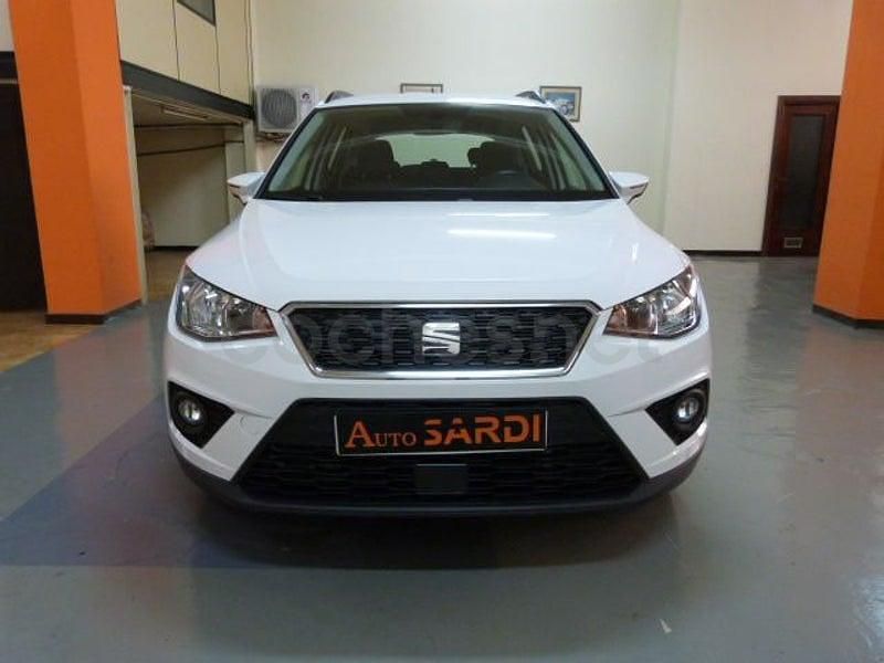 Usado Seat Arona Style Plus 110 CV (80 kW) 2021 Blanco SUV