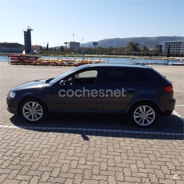 Negro Usado 2011 Audi A3 Sportback Ambition Berlina | 8490 € (Buen precio) - Imagen 1/4