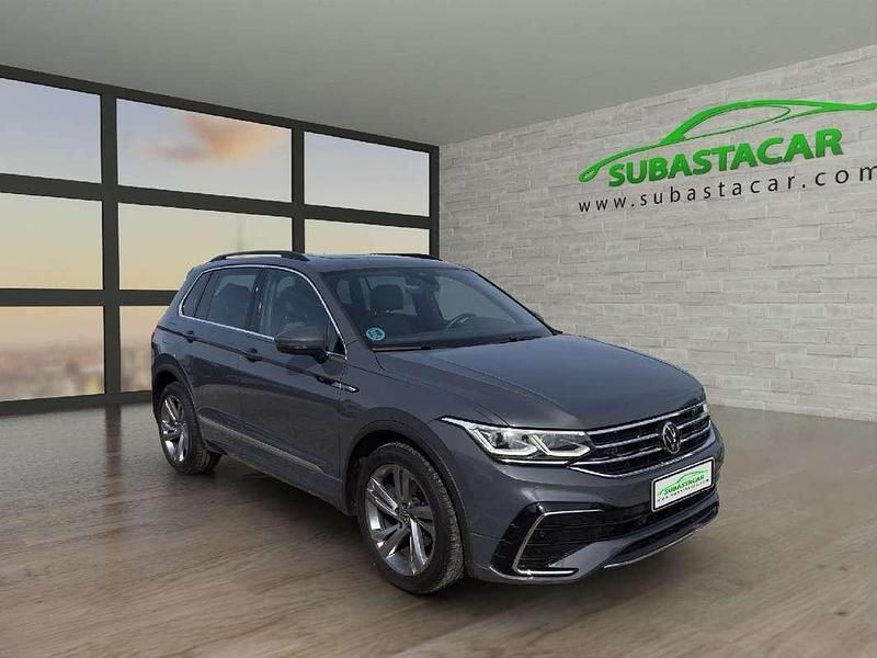 Usado VW Tiguan R-line 150 CV (110 kW) 2022 Gris SUV