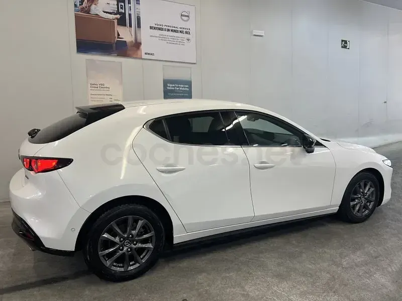 Usado Mazda 3 120 CV (88 kW) 2019 Blanco Berlina