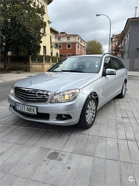 Usado Mercedes C180 156 CV (114 kW) 2010 Gris / plata Familiar