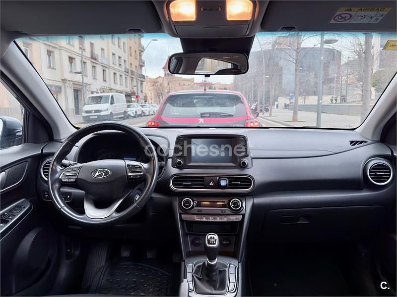 Usado Hyundai Kona 120 CV (88 kW) 2020 Gris / plata SUV