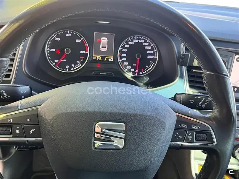 Usado Seat Leon ST CONNECT 150 CV (110 kW) 2016 Gris / plata Familiar