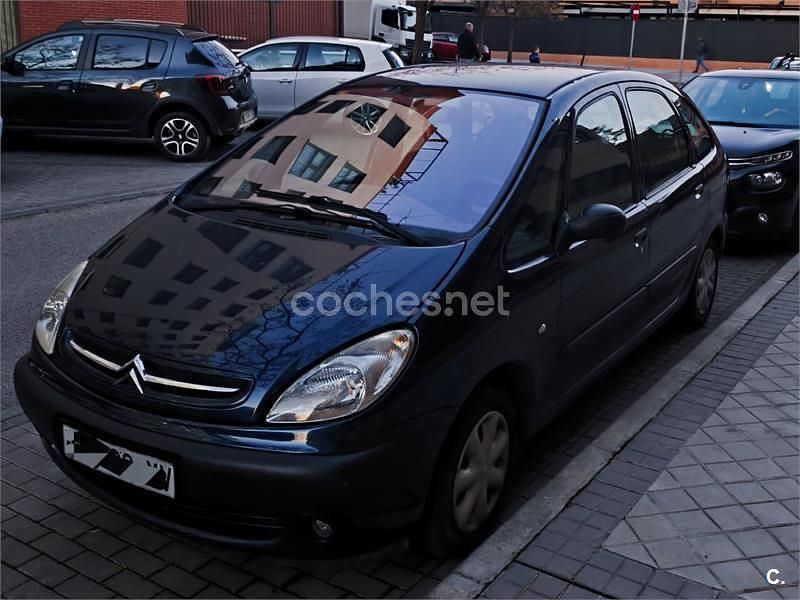 Usado Citroën Xsara Picasso 90 CV (66 kW) 2000 Azul Monovolumen